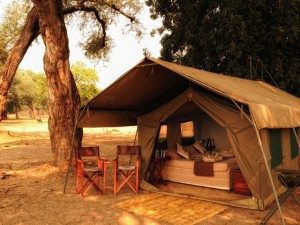 ©Zambezi Lifestyle Camp, Simbabwe; Kalahari – Afrika Spezial Safaris, Dresden