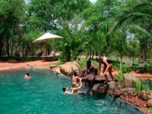 ©Lokuthula Lodge, Simbabwe; Kalahari – Afrika Spezial Safaris, Dresden
